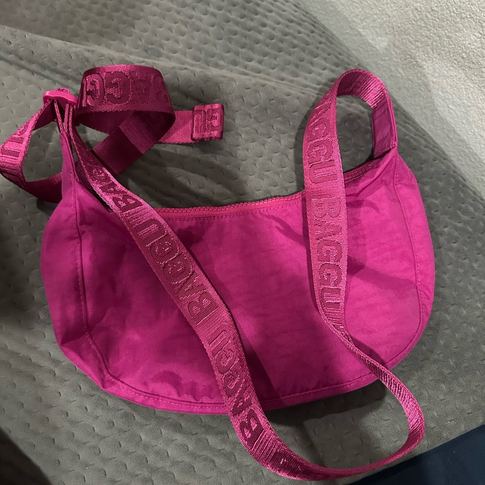 BAGGU Fuchsia Small Crescent Shoulder Bag with Logo Strap